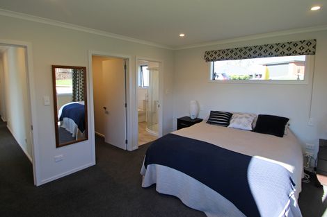 Photo of property in 32 Blue Stone Drive, Waiareka Junction, Oamaru, 9401