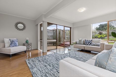 Photo of property in 175 Bleakhouse Road, Mellons Bay, Auckland, 2014