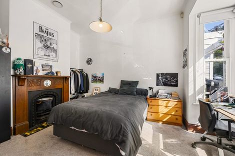 Photo of property in 129 Grant Road, Thorndon, Wellington, 6011