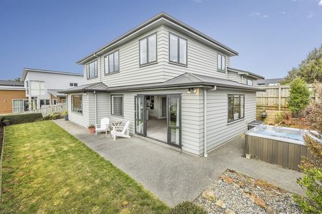 Photo of property in 75 Endeavour Drive, Whitby, Porirua, 5024