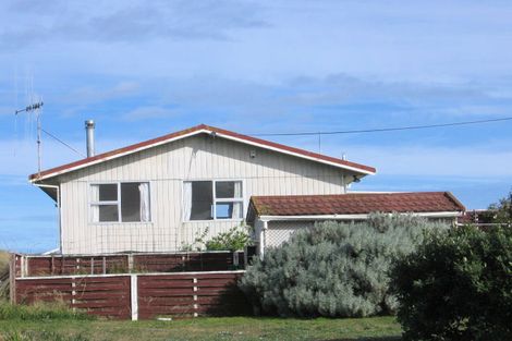 Photo of property in 30 Marine Parade South, Foxton Beach, Foxton, 4815