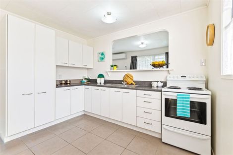 Photo of property in 137 Universal Drive, Henderson, Auckland, 0610