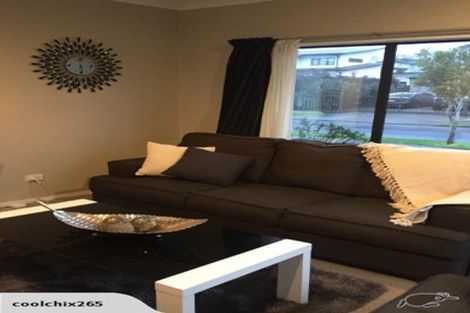 Photo of property in 29 Midhurst Avenue, Henderson, Auckland, 0612