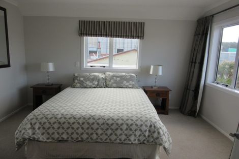 Photo of property in 8 Stone Street, Miramar, Wellington, 6022