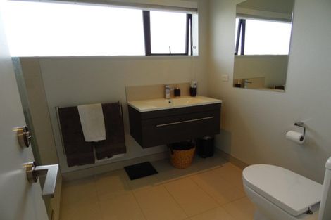 Photo of property in 51 Carder Court, Hobsonville, Auckland, 0618