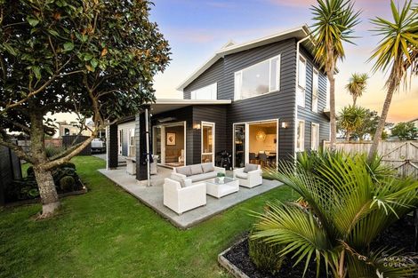 Photo of property in 39 Kittiwake Drive, Schnapper Rock, Auckland, 0632