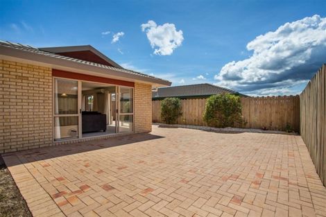 Photo of property in 30 Vanderbilt Parade, Albany, Auckland, 0632
