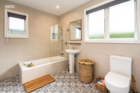 Photo of property in 9 Athol Place, Ravensbourne, Dunedin, 9022