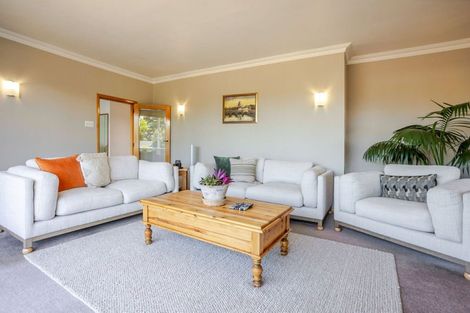 Photo of property in 5 Chamberlain Street, Dannevirke, 4930