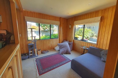 Photo of property in 28 Hollinger Place, Nawton, Hamilton, 3200