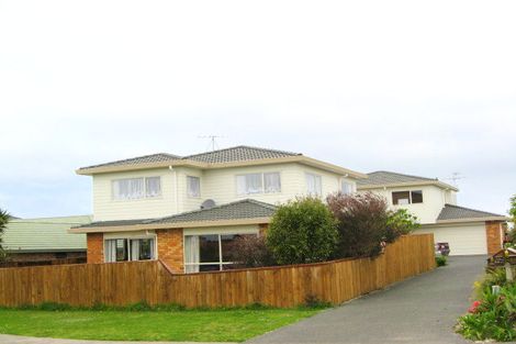 Photo of property in 2/89 Alec Craig Way, Gulf Harbour, Whangaparaoa, 0930