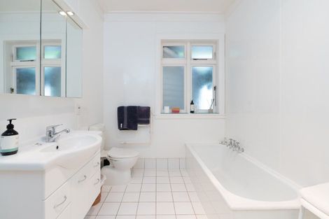 Photo of property in 10 Te Anau Avenue, Hataitai, Wellington, 6021