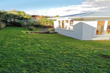 Photo of property in 5 Walnut Way, Maungaraki, Lower Hutt, 5010