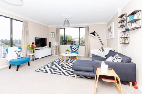 Photo of property in 90 Forest Lake Road, Forest Lake, Hamilton, 3200