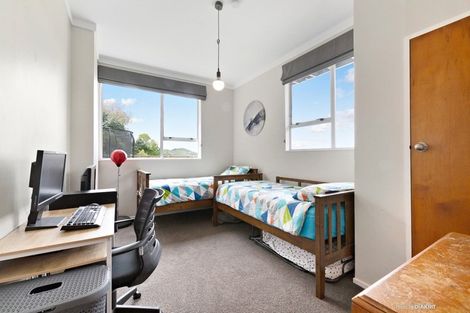 Photo of property in 4b Sarah Way, Crofton Downs, Wellington, 6035