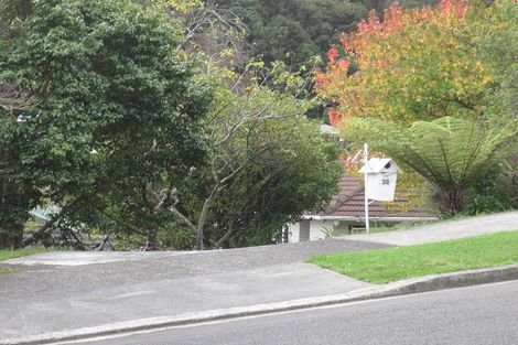 Photo of property in 30 Lowry Crescent, Stokes Valley, Lower Hutt, 5019