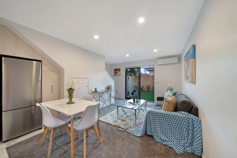 Photo of property in 5/10 Yeovil Road, Te Atatu Peninsula, Auckland, 0610