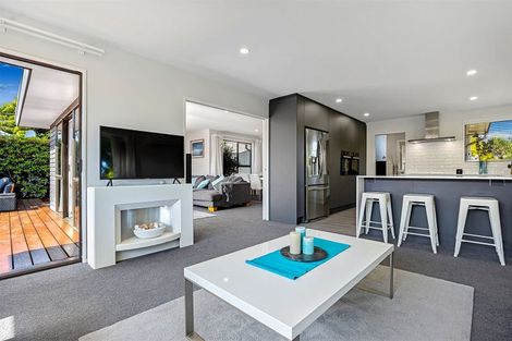 Photo of property in 2 Algie Place, Avonhead, Christchurch, 8042