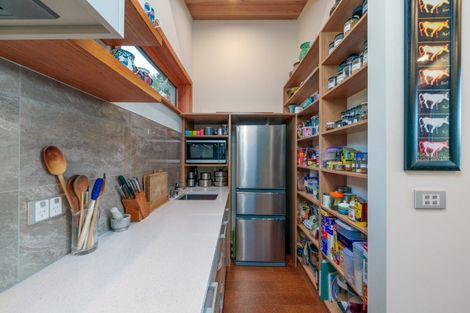 Photo of property in 337 Beacon Point Road, Wanaka, 9305