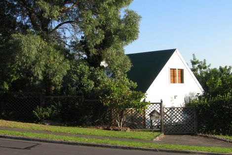 Photo of property in 22 Oaktree Avenue, Browns Bay, Auckland, 0630