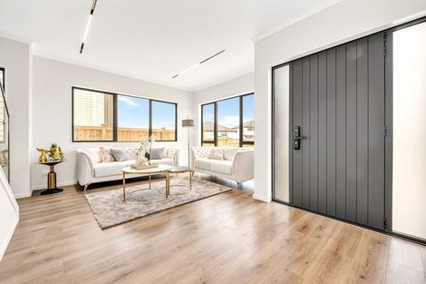 Photo of property in 24 Ballyalton Crescent, Flat Bush, 2019