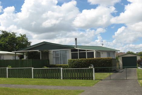 Photo of property in 7 Ewbank Place, Manurewa, Auckland, 2102