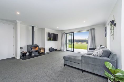 Photo of property in 8 Suffolk Drive, Kirwee, 7571