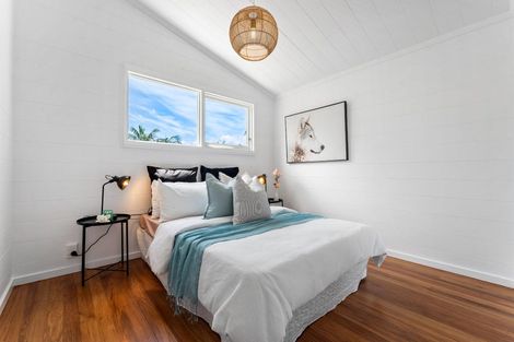 Photo of property in 99 Matipo Road, Te Atatu Peninsula, Auckland, 0610