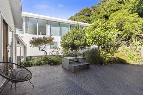 Photo of property in 493 Karaka Bay Road, Karaka Bays, Wellington, 6022
