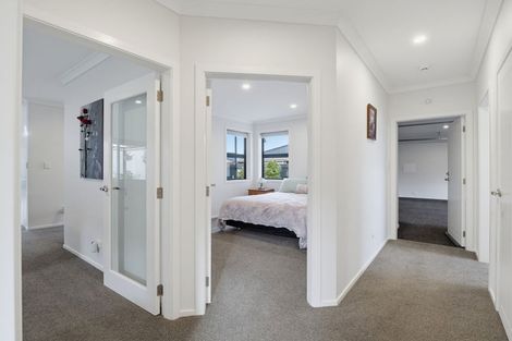 Photo of property in 37 Daniel Place, Kelvin Grove, Palmerston North, 4414