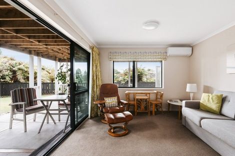 Photo of property in 46 Links View Drive, Omokoroa, 3114