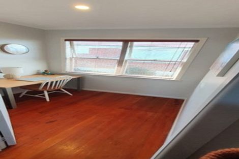 Photo of property in 2/34 Valley View Road, Glenfield, Auckland, 0629