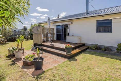Photo of property in 29 Karaka Street, Otaki Beach, Otaki, 5512
