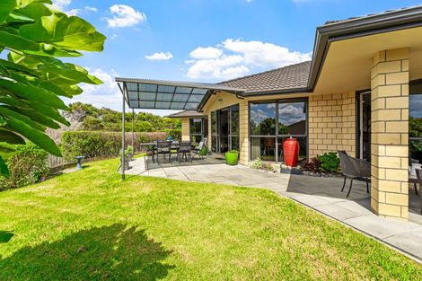 Photo of property in 40 Rivervale Grove, Stanmore Bay, Whangaparaoa, 0932