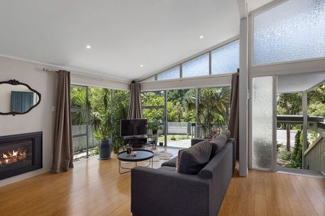 Photo of property in 3 Reynolds Place, Torbay, Auckland, 0630