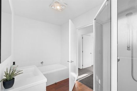 Photo of property in 98 Gilberthorpes Road, Hei Hei, Christchurch, 8042