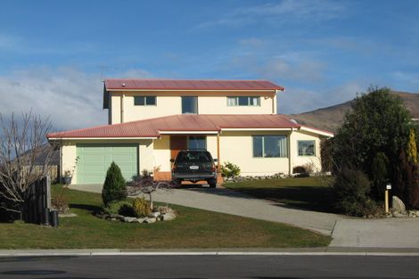 Photo of property in 16 Hillview Place, Wanaka, 9305