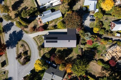 Photo of property in 10 Preston Drive, Arrowtown, 9302