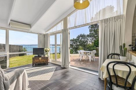 Photo of property in 122 Aeroview Drive, Beach Haven, Auckland, 0626