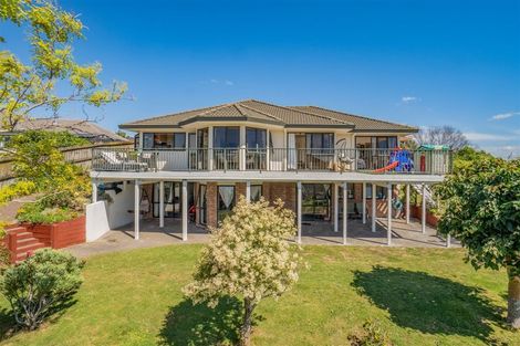 Photo of property in 36 Ewhurst Place, Goodwood Heights, Auckland, 2105