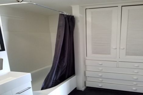 Photo of property in Churchill Flats, 213 The Terrace, Wellington Central, Wellington, 6011