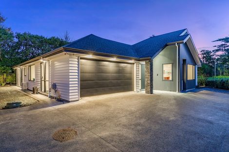 Photo of property in 9 Dida Park Drive, Kumeu, 0810