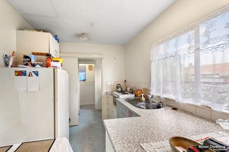 Photo of property in 31 London Street, Te Atatu Peninsula, Auckland, 0610