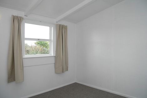 Photo of property in 25 Hemara Street, Waikanae Beach, Waikanae, 5036