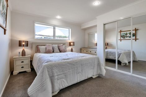 Photo of property in 2 Ocean View Rise, Ruakaka, 0116