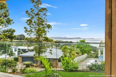 Photo of property in 2d Vipond Road, Stanmore Bay, Whangaparaoa, 0932