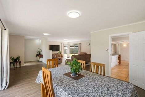 Photo of property in 7 Glengowan Place, Conifer Grove, Takanini, 2112