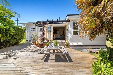 Photo of property in 14 Burnside Street, Waterloo, Lower Hutt, 5011