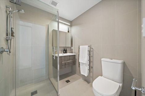 Photo of property in 4 Tahuhu Road, Mount Wellington, Auckland, 1062