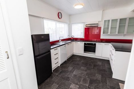 Photo of property in 124 Naenae Road, Naenae, Lower Hutt, 5011